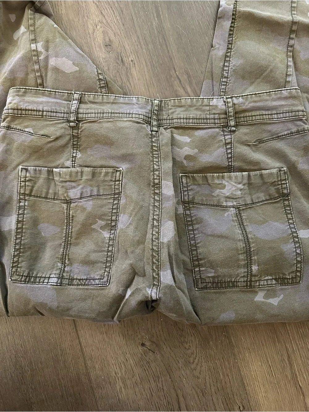 Anthropologie The Wanderer Utility Pants in a Size 30